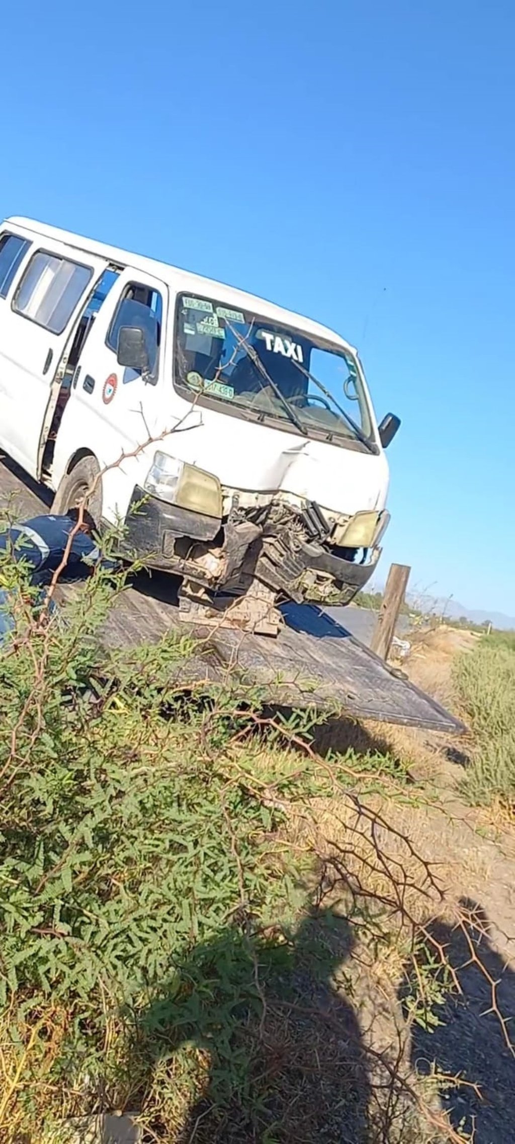 Chofer De Combi Dormita Y Se Sale Del Camino