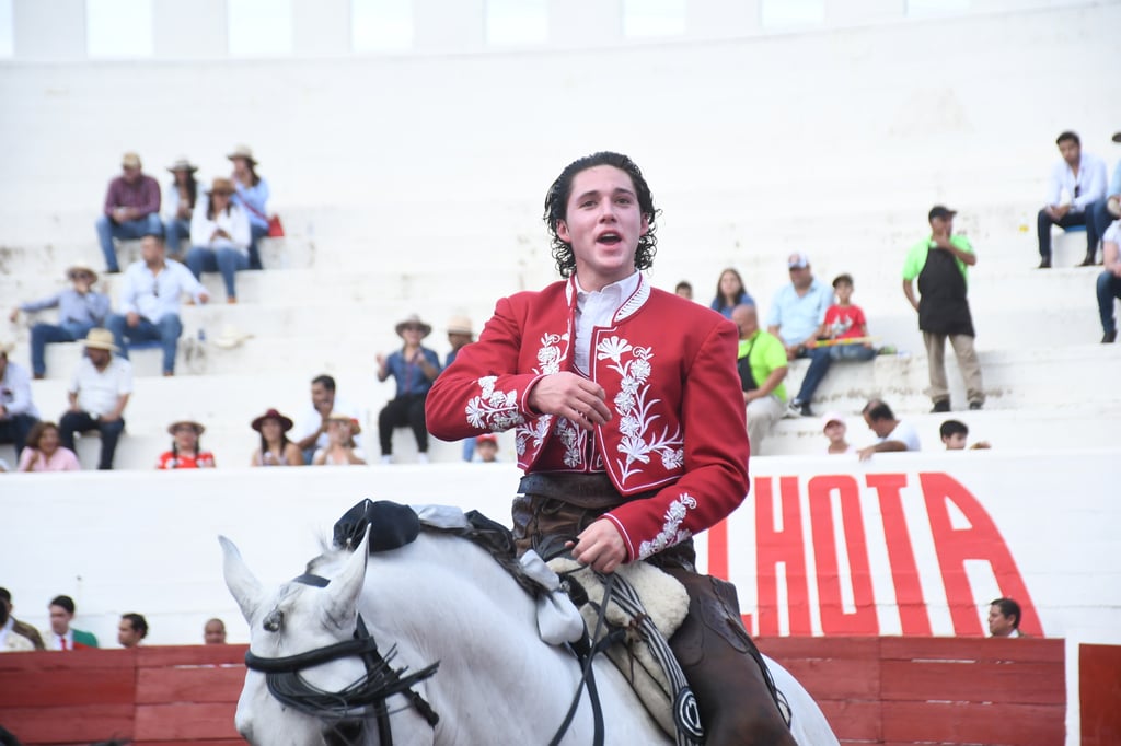 Espectacular Corrida De Rejones En La Plaza De Toros Alberto Balderas