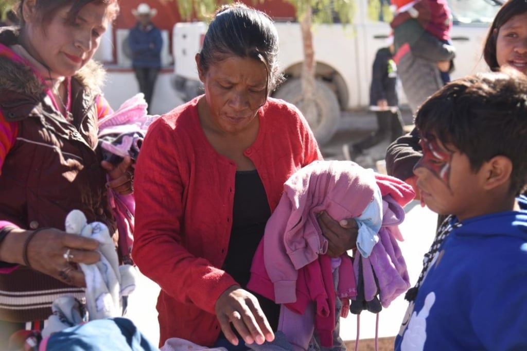 Inicia Dif Saltillo Entrega De Ropa Calzado Y Juguetes En Ejidos El