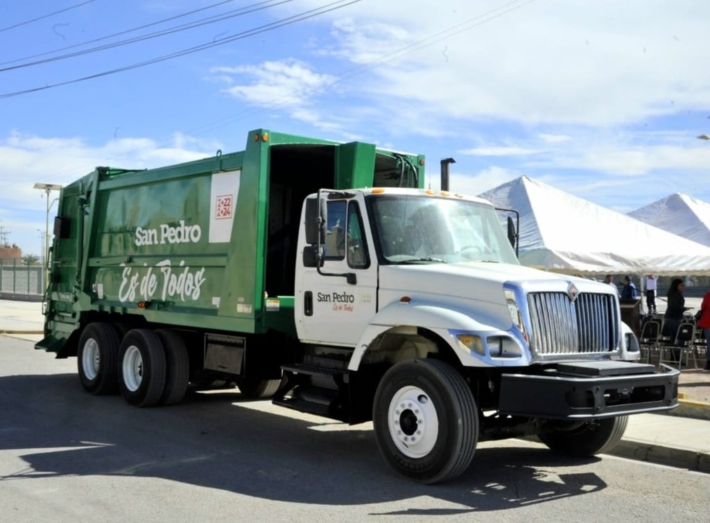 Entregan camión recolector de basura en San Pedro El Siglo de Torreón