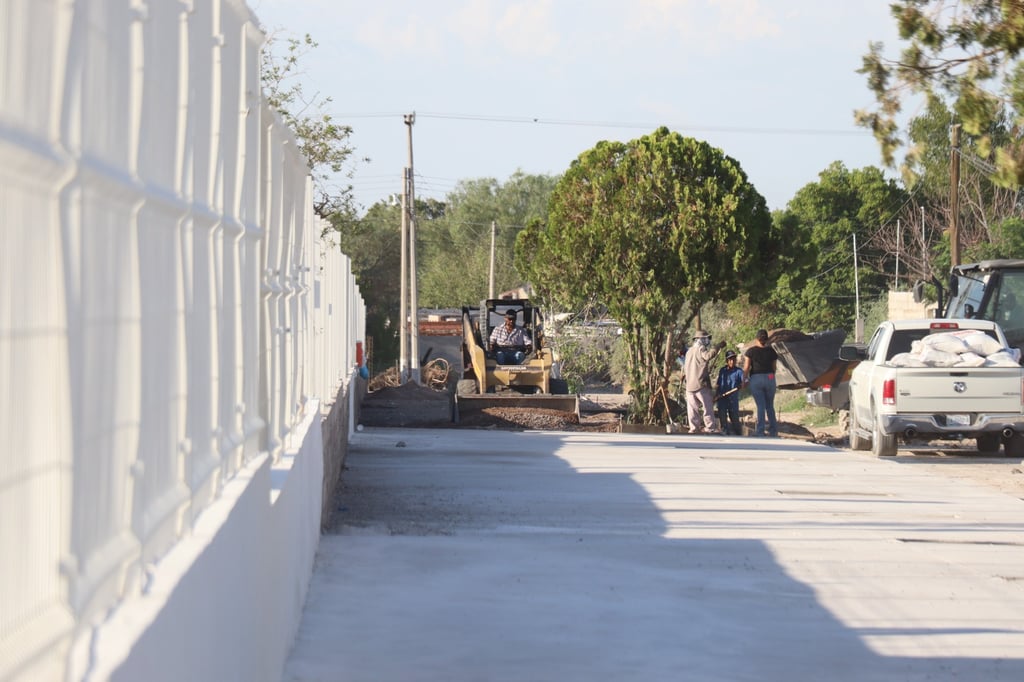 Alcalde de Lerdo supervisa la última etapa de remodelación del panteón