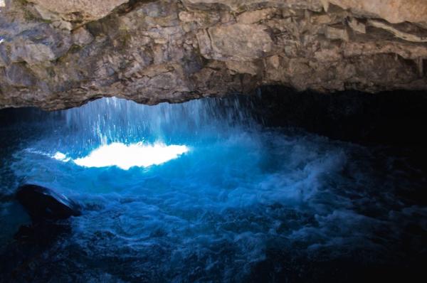 Científicos hallan depósitos subterráneos de agua potencialmente