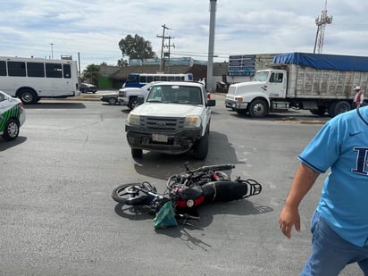 Menor de 17 años resulta lesionado tras accidente de motocicleta en