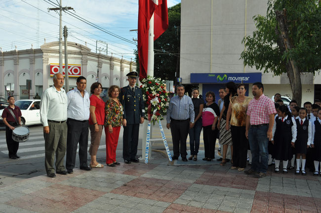 Conmemoran a los Niños Héroes