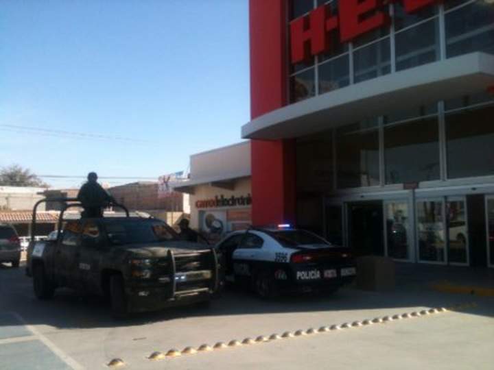 Asaltan A Hombre En Tienda