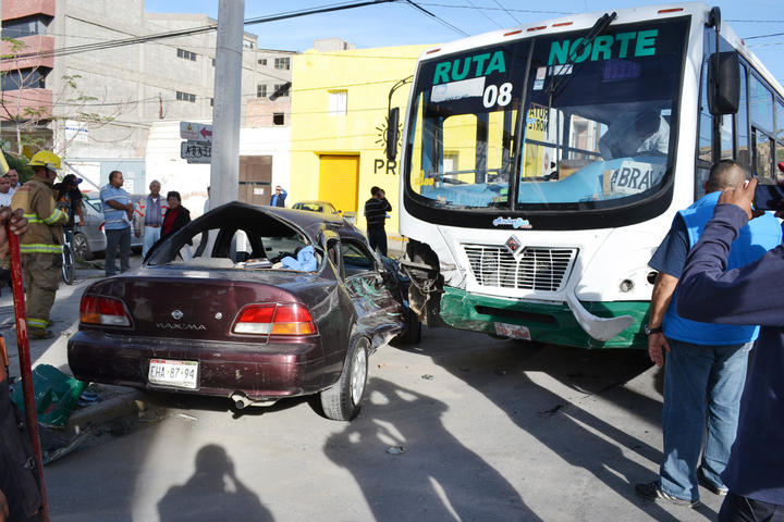 Ebrio causa choque con camión El Siglo de Torreón