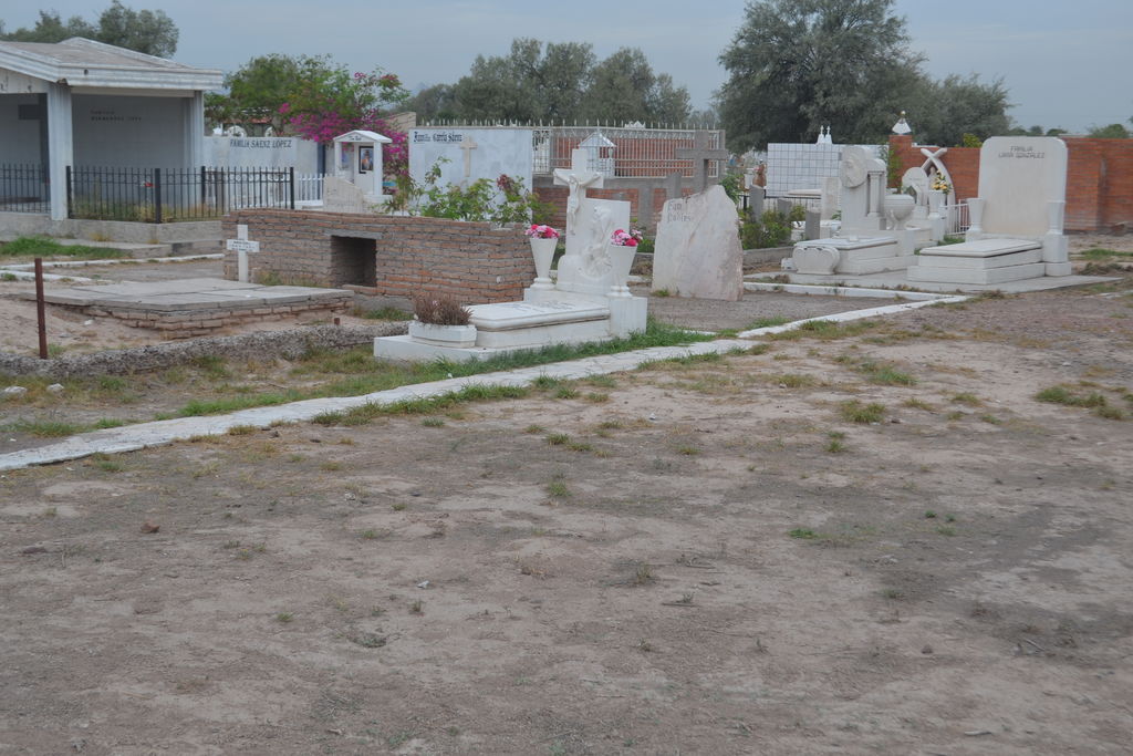 Piden No Colocar Agua En Floreros De Panteones