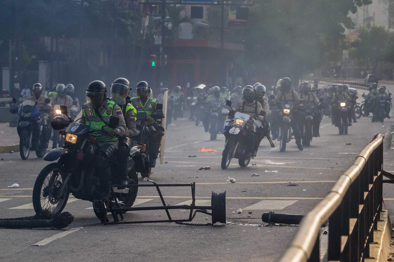 Polic A Disuelve Nuevamente Marcha Opositora En Venezuela