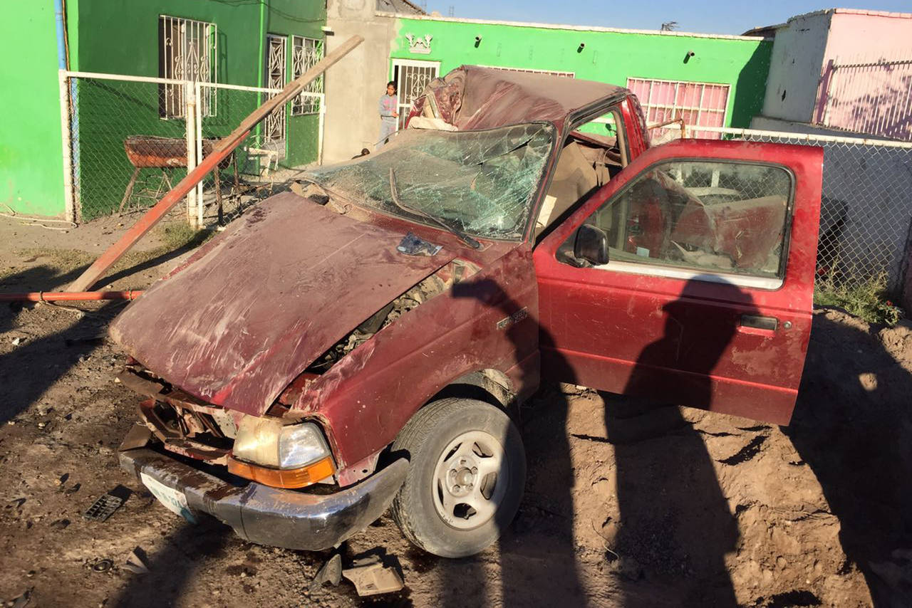 Tren destroza camioneta en Gómez Palacio El Siglo de Torreón