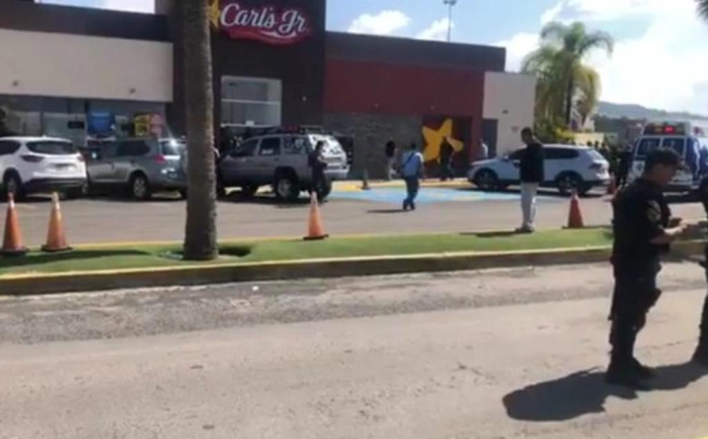 Reportan Muertos Tras Balacera En Plaza Comercial De Zapopan El