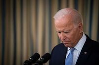 El presidente Joe Biden asume la responsabilidad por el maltrato a migrantes; promete consecuencias
