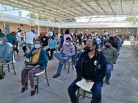 Vuelven a vacunarse 30 mil docentes en Coahuila