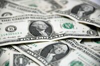 El dólar alcanza más de 22 pesos tras la propuesta de AMLO para el Banxico