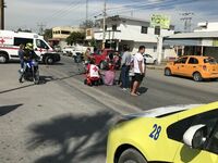 Joven termina lesionado tras caer de su motocicleta en Torreón