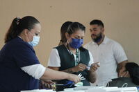 Con refuerzo anti-COVID, más de 4 mil profesionales sanitarios de Coahuila