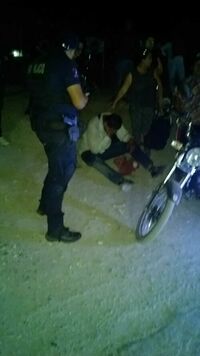 Conductor arrolla a motociclista en Gómez Palacio