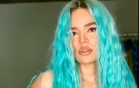Karol G posa sin ropa en el mar y 'enciende' a la red