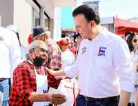Esteban Villegas se compromete a un mejor servicio de salud y medicamentos