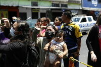 Trabajadores de El Salvador marchan por derechos laborales