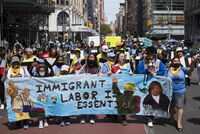 Causa migrante protagoniza marcha del Día del Trabajo en EUA