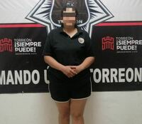 Mujer es detenida por golpear a sus hijos con un palo en Torreón