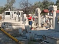 Fumigan contra dengue en cementerios de Gómez Palacio