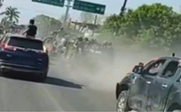 VIDEO: Así fue la persecución de convoy militar por grupo armado en Nueva Italia, Michoacán