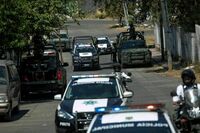Tras repliegue de convoy militar, Sedena refuerza presencia en Nueva Italia