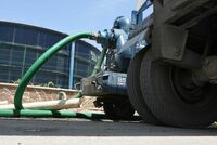 Llenan megatanques en Torreón con pipas de empresas