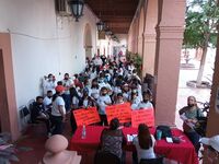 Alumnos y maestros protestan en Lerdo por robos en escuelas