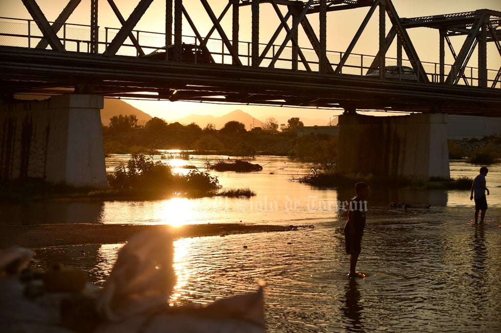 Laguneros mantienen alegría por avenida del río Nazas