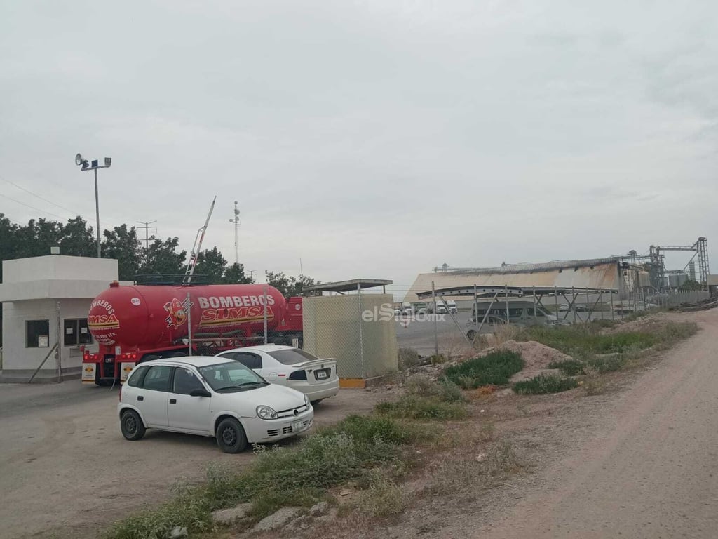 Registran incendio en empresa almacenadora de granos en Gómez Palacio