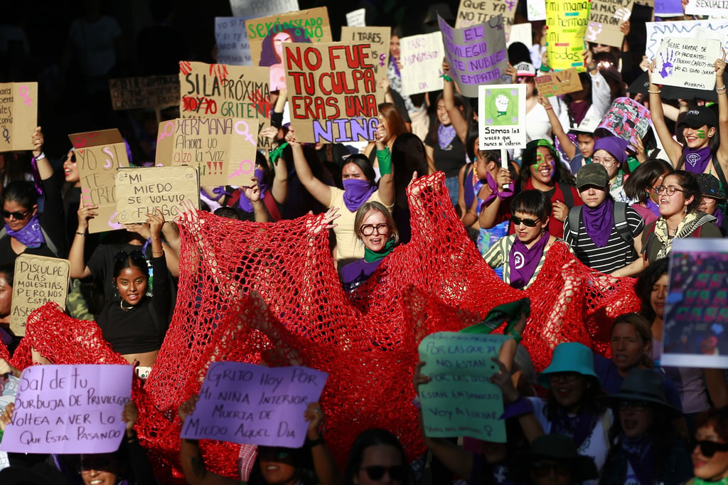 Miles de mujeres ocupan las calles en ciudades de México por el 8M
