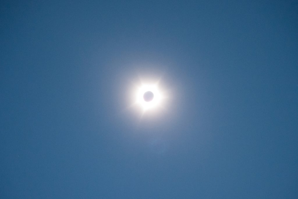 Las mejores fotografías del eclipse solar híbrido de 2023