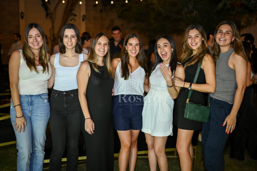 Camila, Ana Sofía, Regina, Daniela, Mariana, Paty e Isabel.