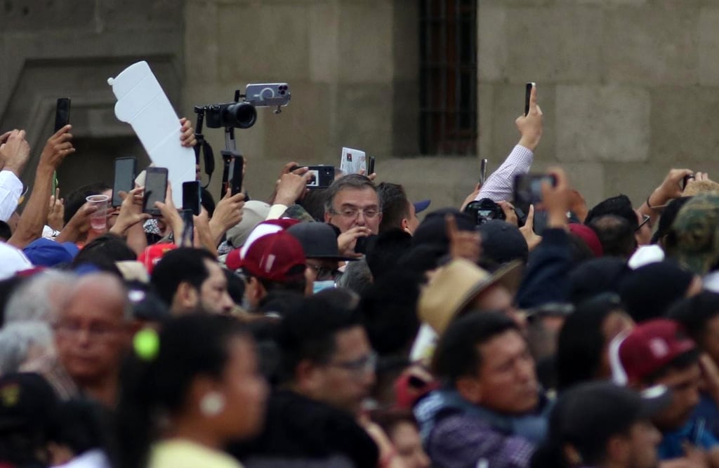 'AMLOfest' en el Zócalo: Celebración ciudadana por el quinto aniversario del triunfo electoral de López Obrador