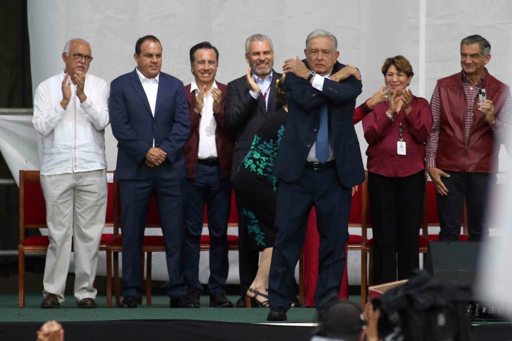 'AMLOfest' en el Zócalo: Celebración ciudadana por el quinto aniversario del triunfo electoral de López Obrador