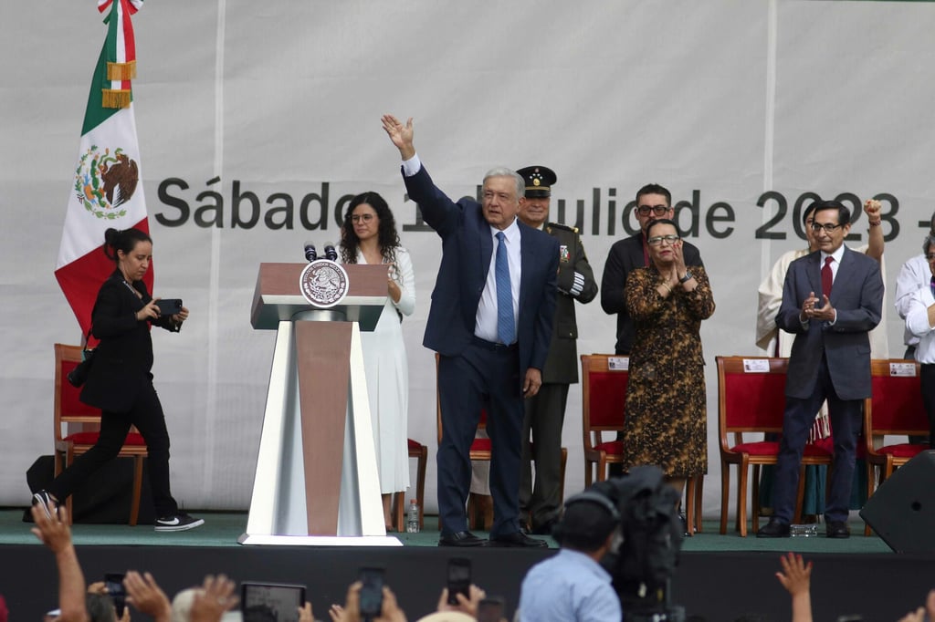 'AMLOfest' en el Zócalo: Celebración ciudadana por el quinto aniversario del triunfo electoral de López Obrador