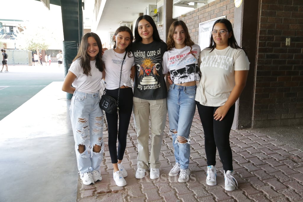 Camila, Sofía, Monse, Bárbara y Chavela