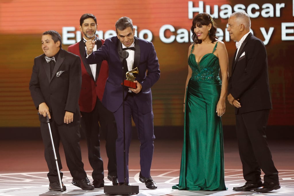 Latin Grammy coronan a Lafourcade, Shakira, Karol G, Bizarrap y Barrera