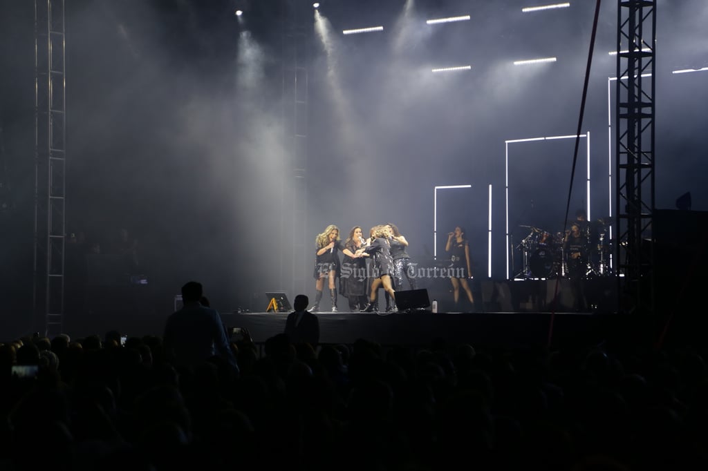 Laguneros disfrutan del show de Pandora y Flans en Velaria