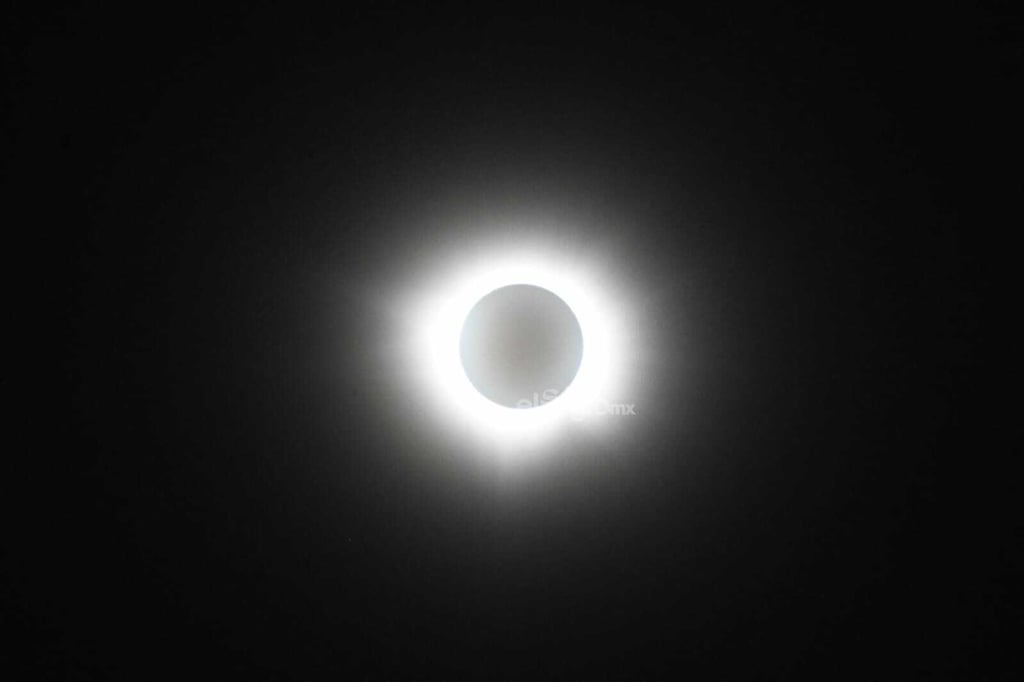 Nazas vive el eclipse solar total