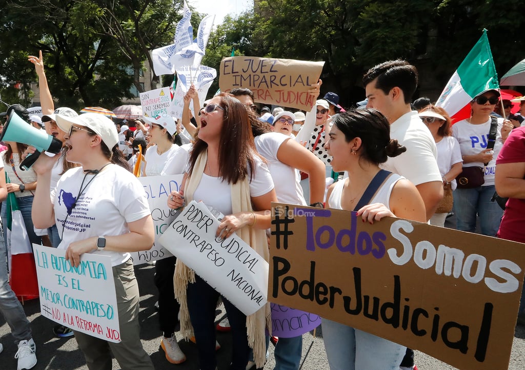 Marchan contra reforma al Poder Judicial en CDMX