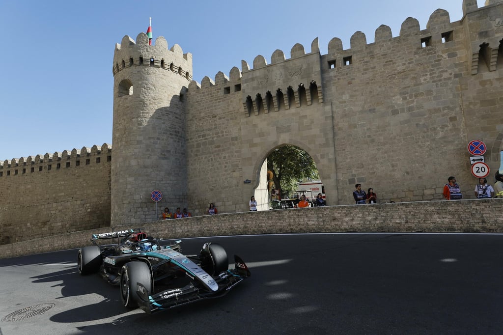 Oscar Piastri gana el Gran Premio de Azerbaiyán; 'Checo' Pérez quedó fuera tras choque con Sainz