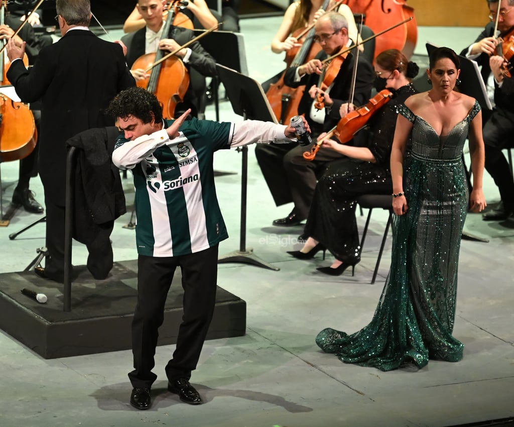 El tenor Rolando Villazón entrega su voz a Torreón