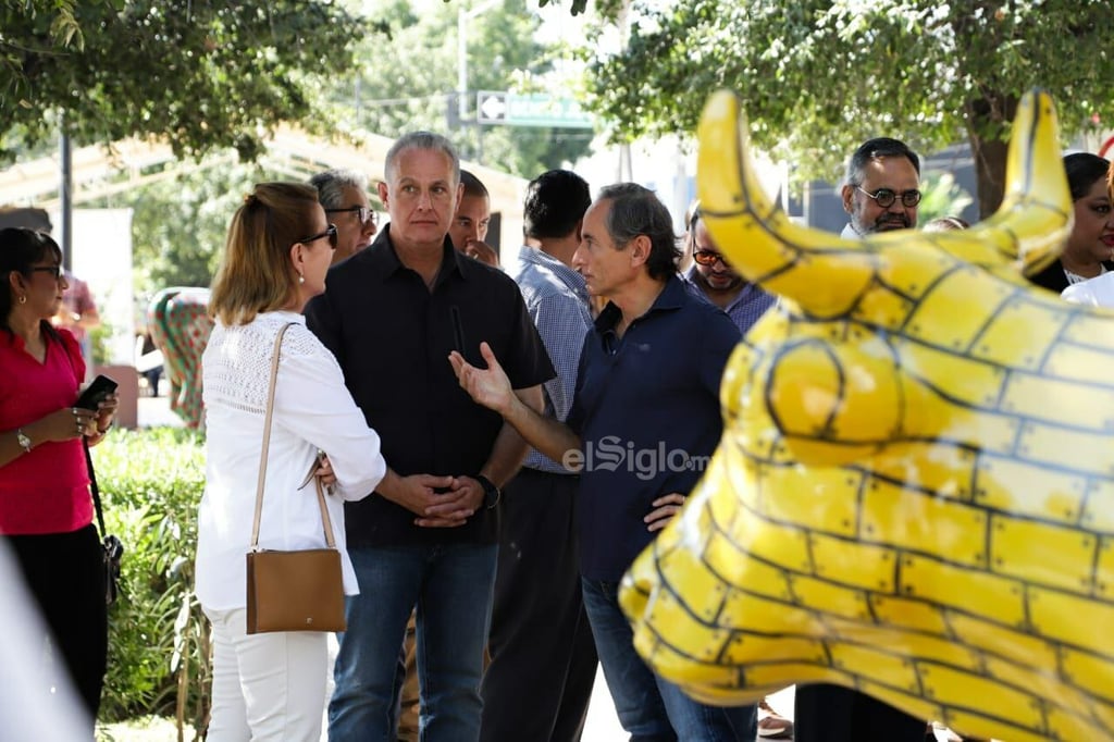 Inauguran exposición Cow Parade en el Paseo Colón de Torreón