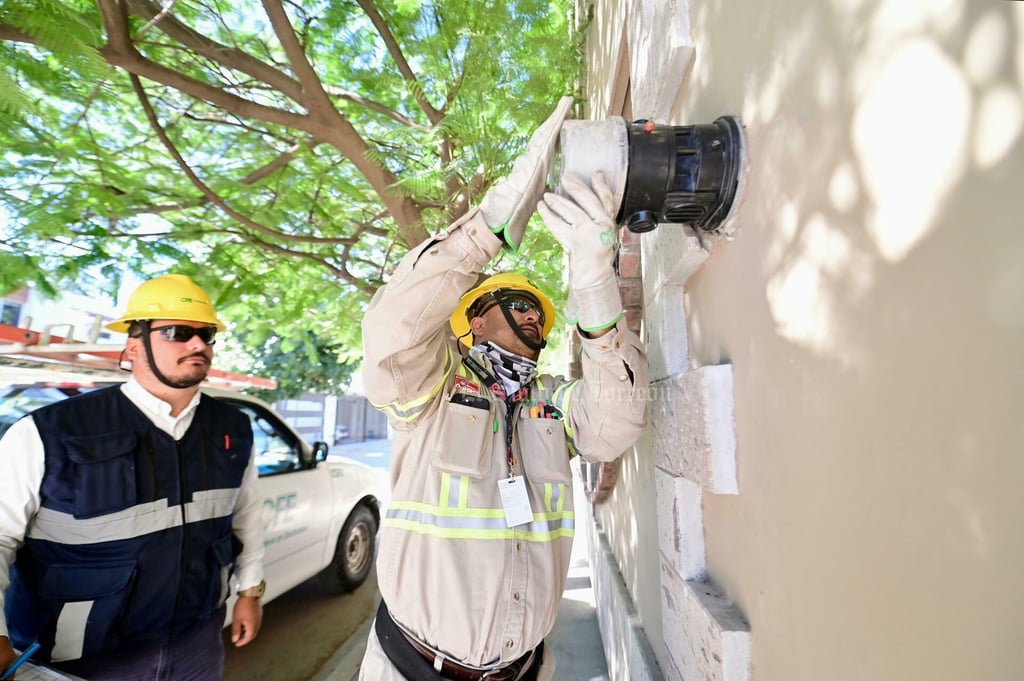 La Comisión Federal de Electricidad (CFE) arrancó con un nuevo operativo de verificación de consumo de luz en domicilios, en esta ocasión, en la colonia Villa Jardín, en el municipio de Lerdo.