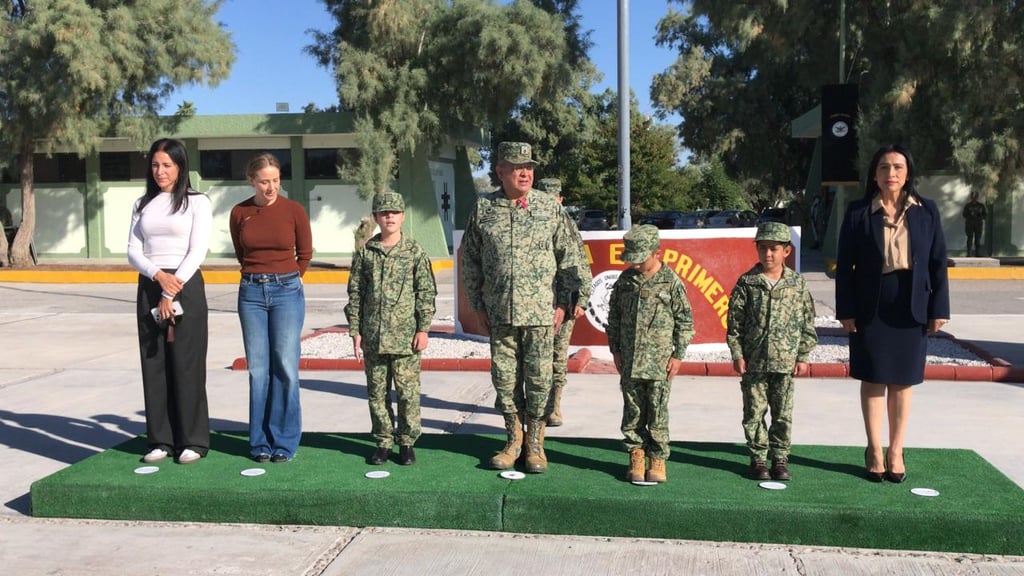 Pequeños de la Casa Hogar Abrázame vivieron la experiencia de ser militares por un día a invitación de la XI zona militar en Torreón.