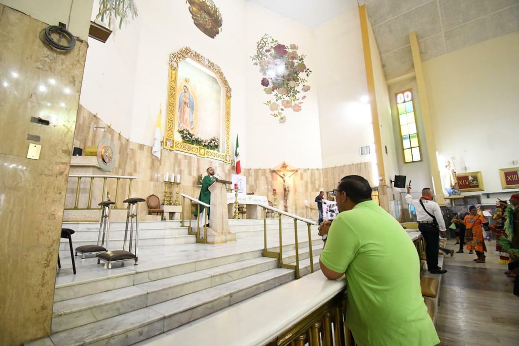 Peregrinación por la Virgen de Guadalupe en Día del Ferrocarrilero