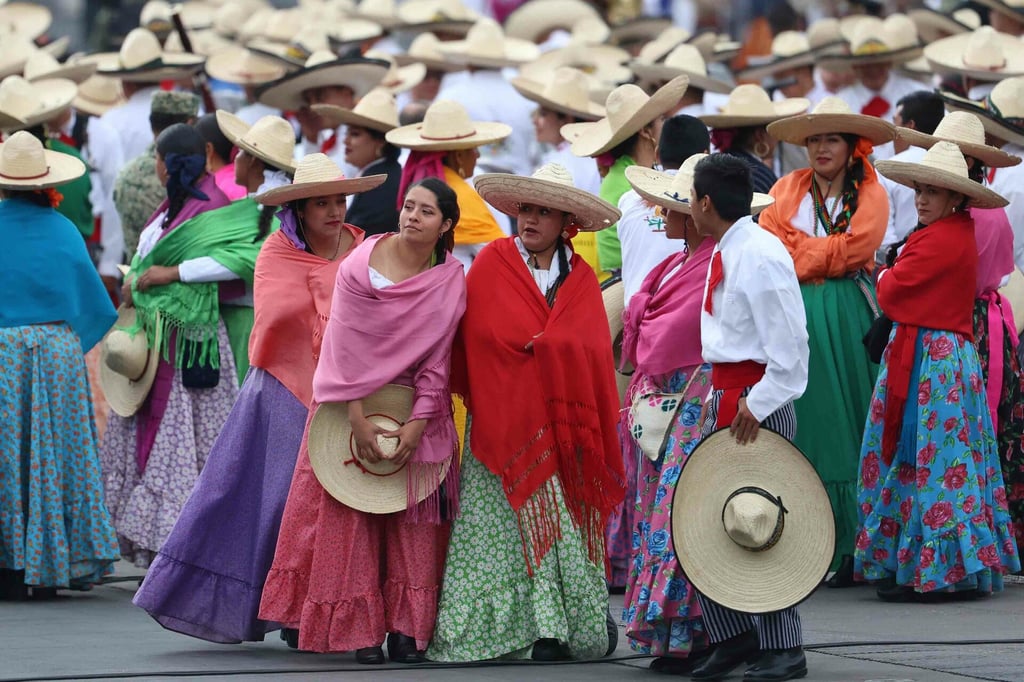 Desfile de aniversario de la Revolución Mexicana en Ciudad de México